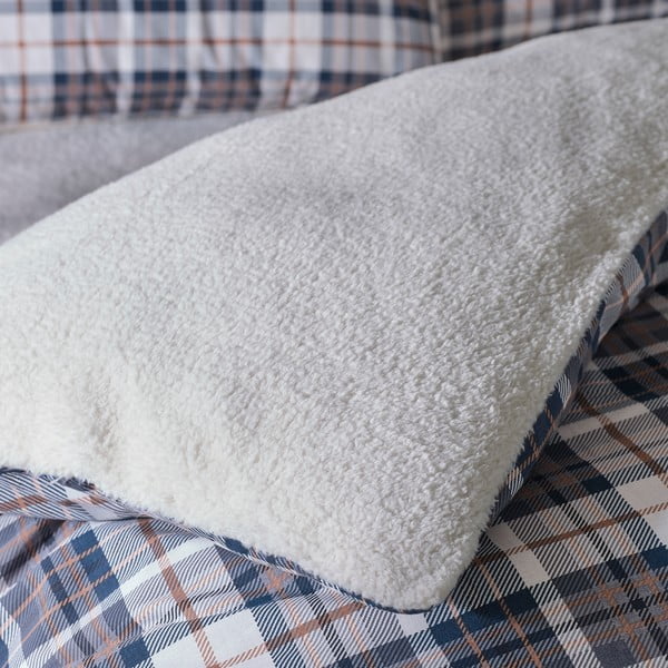 Modra/bež posteljnina za zakonsko posteljo iz sherpa flisa 200x200 cm Cosy Sherpa Check – Catherine Lansfield-image-3