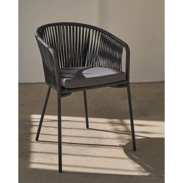 Črn kovinski/oblazinjen vrtni stol Yanet – Kave Home-image-1