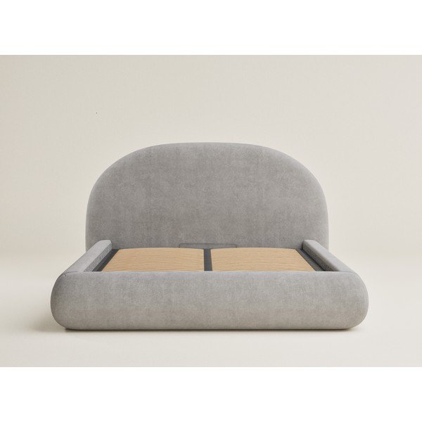 Sivo-bež oblazinjena zakonska postelja s prostorom za shranjevanje z letvenim dnom 160x200 cm Maumere – Maison de Rêve-image-2