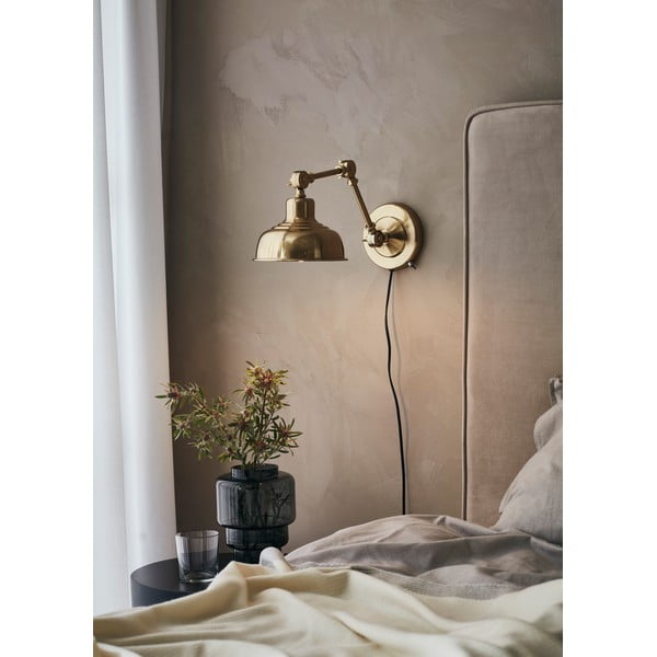 Stenska svetilka v zlati barvi Markslöjd Grimstad-image-1