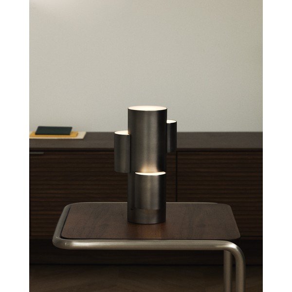 Črna kovinska LED zatemnitvena namizna svetilka (višina 26,5 cm) Adrina – Kave Home-image-3