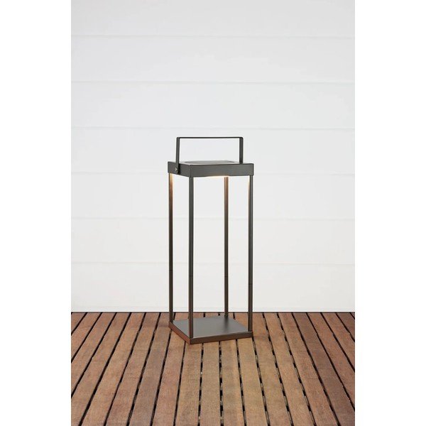 Črna zunanja solarna LED lanterna s polnjenjem na USB (višina 53 cm) Pure – Markslöjd-image-4