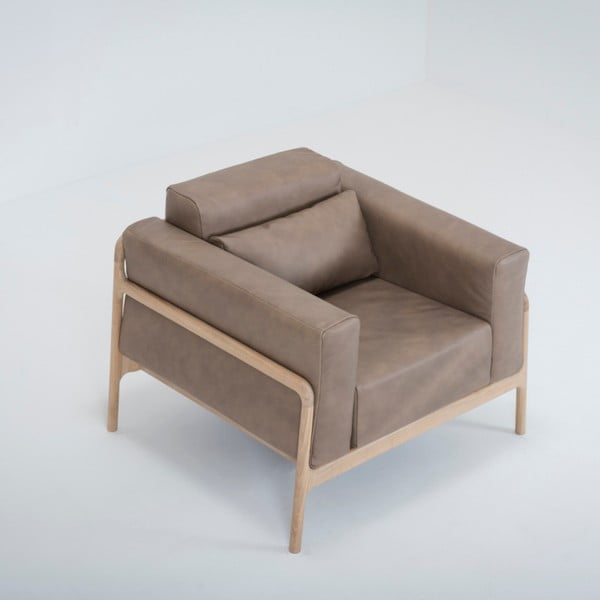 Svetlo rjav usnjen fotelj z masivno hrastovo konstrukcijo Gazzda Fawn-image-1