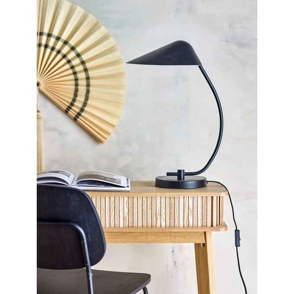 Črna namizna svetilka s kovinskim senčilom (višina 50 cm) Nisella – Bloomingville-image-1