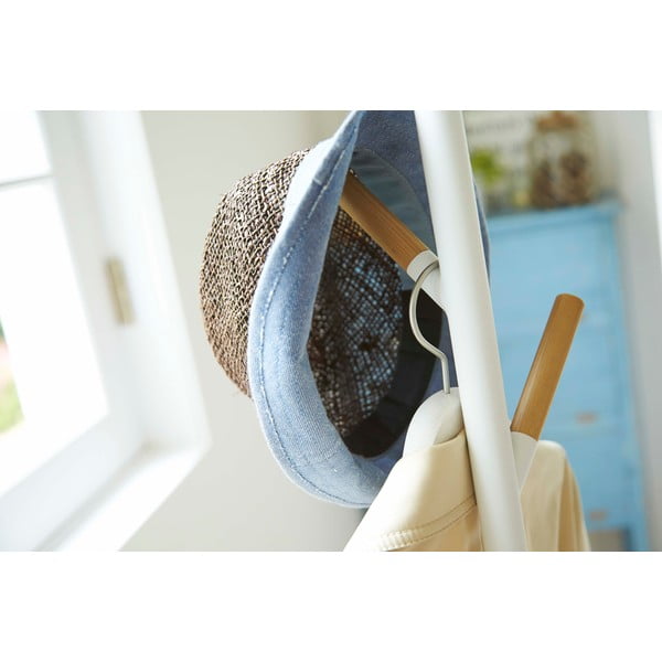 Bel obešalnik z detajli iz bukovega lesa YAMAZAKI Plain Pole Hanger-image-2