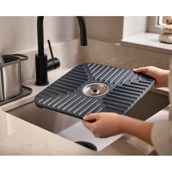 Protizdrsna podloga za korito 30x30 cm SinkShield – Joseph Joseph-image-4