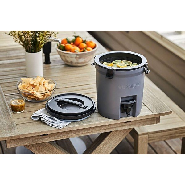 Posoda za pijačo s pipo 7,5 l Fast-Flow Water Jug Rose Quartz – Stanley-image-1