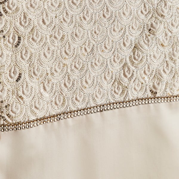 Namizni tekač iz mikrosatena 32x220 cm Deco Sequin – Catherine Lansfield-image-1