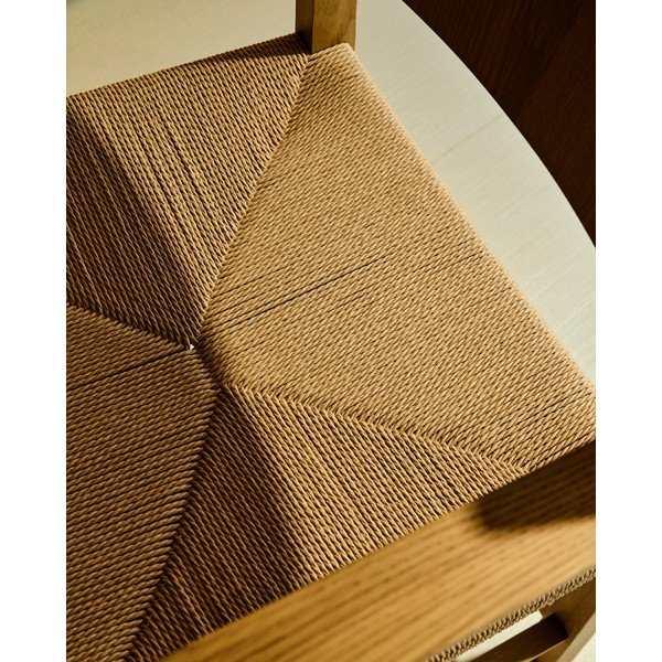 Jedilni stol z nasloni za roke iz masivnega hrasta v naravni barvi Idun – Kave Home-image-3