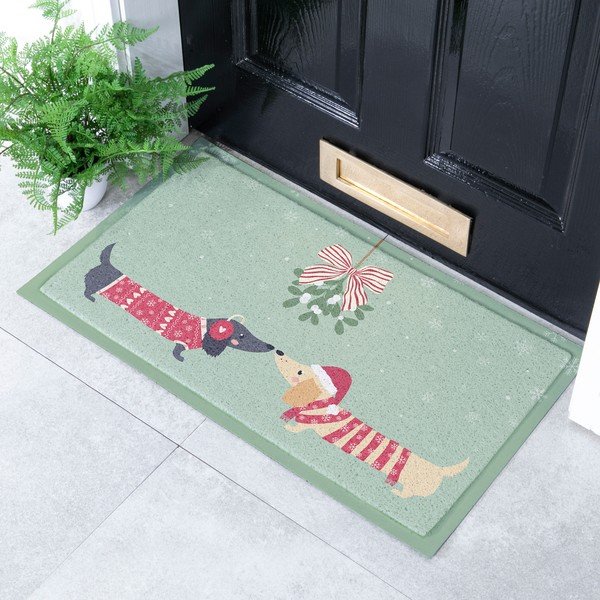 Predpražnik z božičnim motivom iz reciklirane plastike 40x70 cm Christmas Sausage Dogs – Artsy Doormats-image-1