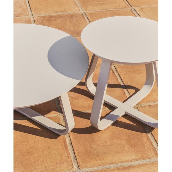 Kovinska okrogla vrtna mizica ø 48 cm Tamaris – Kave Home-image-1