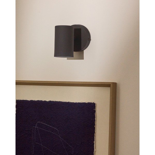 Črna kovinska stenska svetilka Manie – Kave Home-image-1