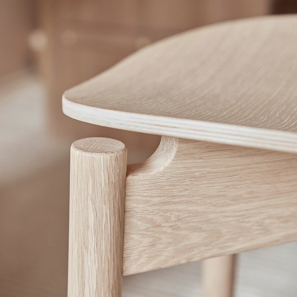 Jedilni stol iz masivnega jesena v svetli naravni barvi Oy – OYOY Living Design-image-4