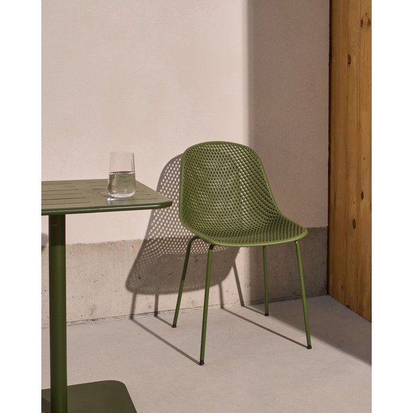 Temno zelen kovinski vrtni stol Quinby – Kave Home-image-1