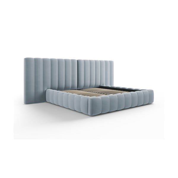 Svetlo modra oblazinjena zakonska postelja s prostorom za shranjevanje in letvenim dnom 180x200 cm Gina – Milo Casa