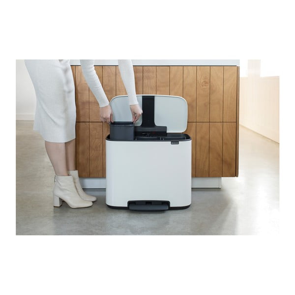 Bel jeklen koš za smeti za ločevanje odpadkov s pedalom 33 l Bo – Brabantia-image-2