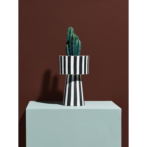 Okrasni cvetlični lonec iz kamenine ø 15 cm Toppu – OYOY Living Design-image-2