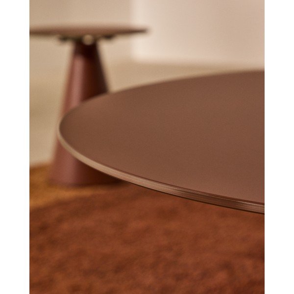 Okrogla klubska mizica s stekleno mizno ploščo v barvi terakote ø 80 cm Wilshire – Kave Home-image-4