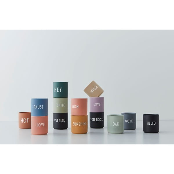 Črna porcelanasta skodelica 300 ml Weekend – Design Letters-image-4