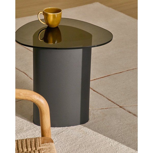 Stranska mizica s stekleno mizno ploščo 47x48 cm Olir – Kave Home-image-1