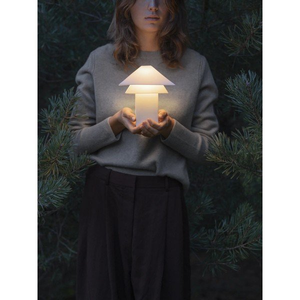 Bela LED zatemnitvena namizna svetilka s kovinskim senčilom (višina 33,5 cm) Sanaka – Blomus-image-1