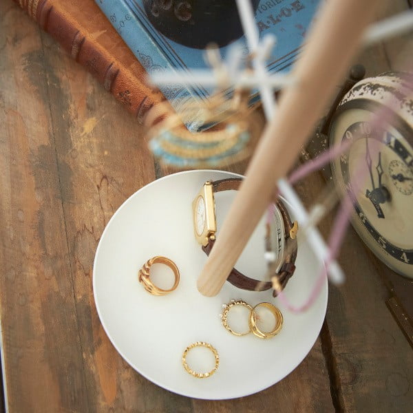 Belo stojalo za nakit z detajli iz bukovega lesa YAMAZAKI Tosca Branch-image-2