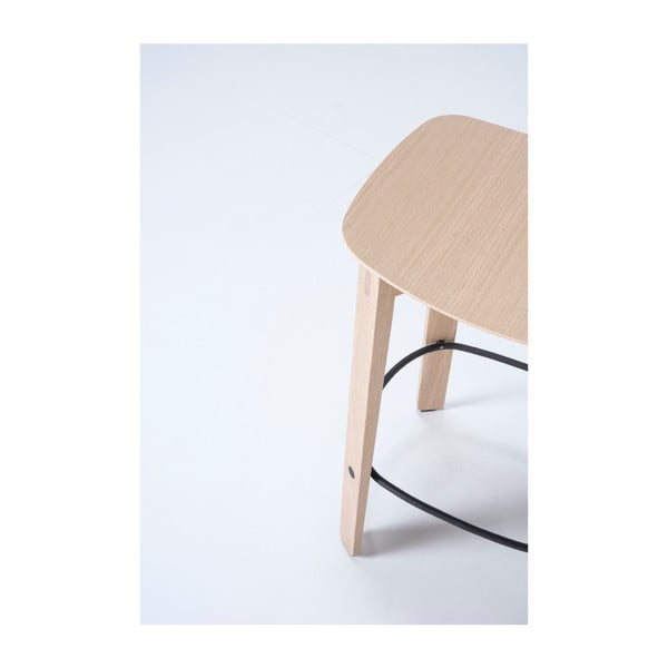 Barsko stol iz masivnega hrasta v naravni barvi (višina sedeža 65 cm) Nora – Gazzda-image-1