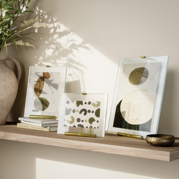 Steklen stoječ okvir v zlati barvi 19x23 cm Flute – Umbra-image-4