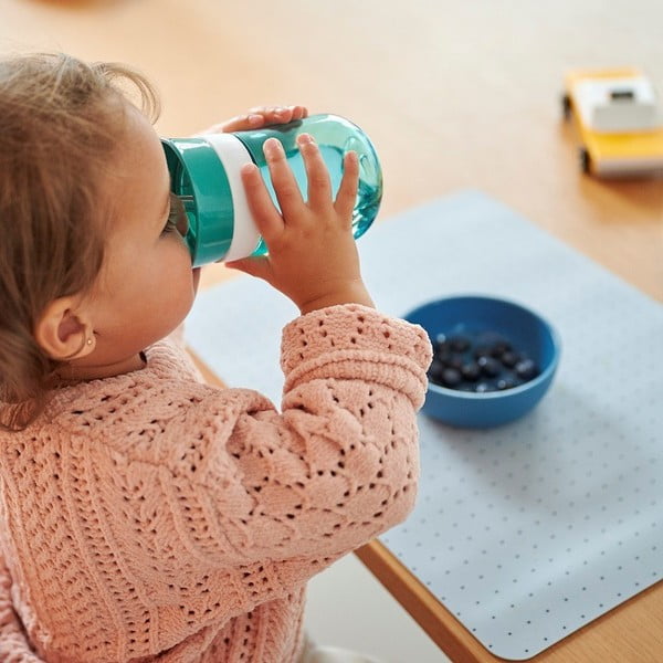 Svetlo rožnata otroška skodelica iz tritana 300 ml Flowers & butterflies – Mepal-image-4