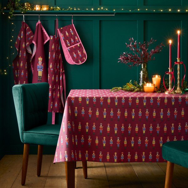 Bombažen namizni prt z božičnim motivom 178x137 cm Christmas Nutcracker – Catherine Lansfield-image-2