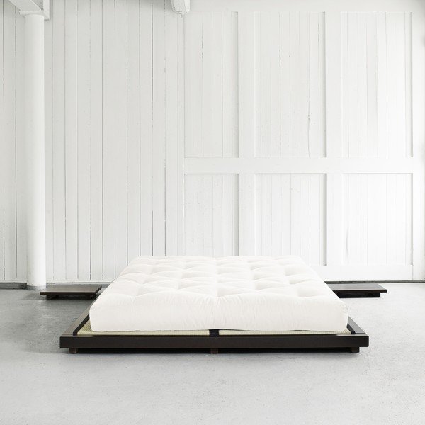 Dvoposteljna postelja iz borovega lesa z ležiščem in tatamijem Karup Design Dock Double Latex Black/Natural, 140 x 200 cm-image-4
