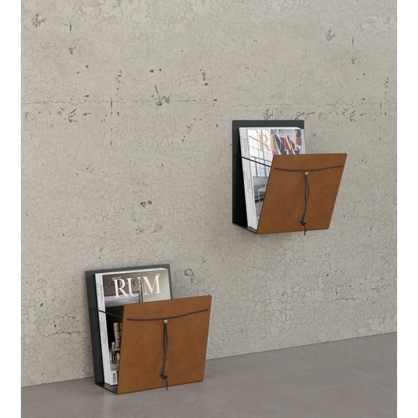 Stojalo za časopise iz kovine in eko usnja Bull M – LIND DNA-image-2