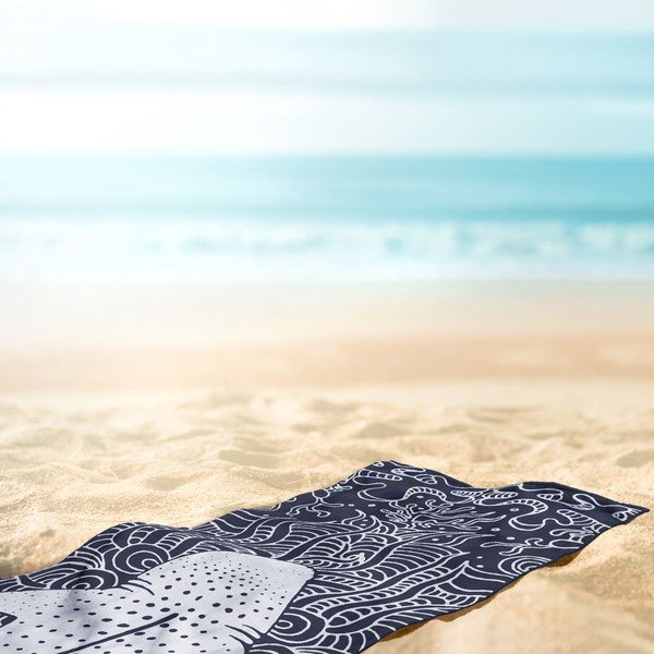 Temno modra brisača za plažo 90x180 cm Shark - DecoKing-image-3