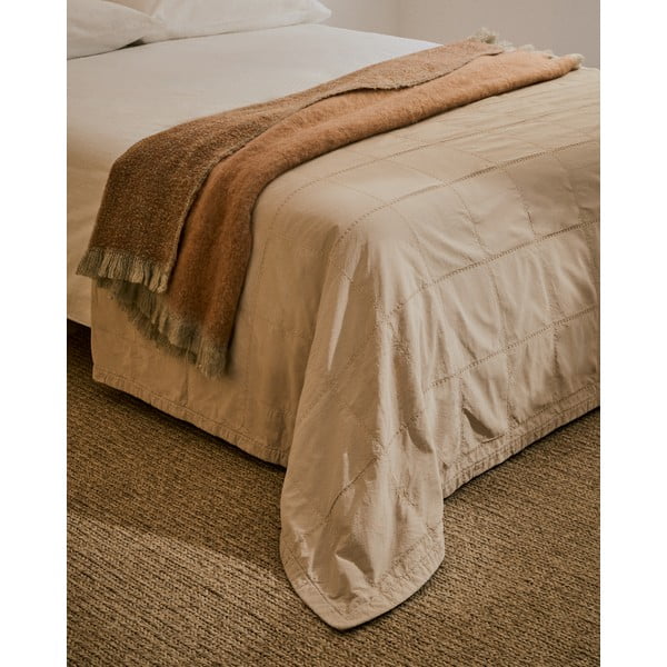 Svetlo rjavo bombažno prešito pregrinjalo 180x260 cm Isor – Kave Home-image-2