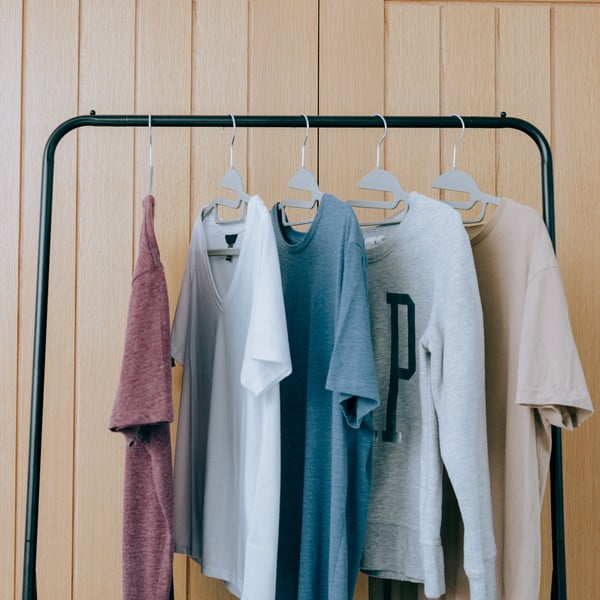 Plastični obešalniki v kompletu 10 ks – Addis-image-3