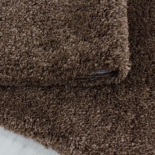 Temno rjava okrogla preproga ø 160 cm Fluffy – Ayyildiz Carpets-image-1