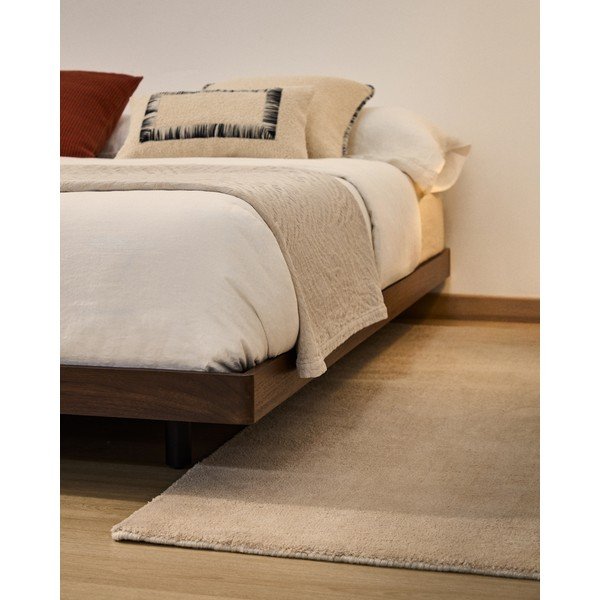 Rjava zakonska postelja iz masivne breze brez vzglavja z letvenim dnom 180x200 cm Norlen – Kave Home-image-1