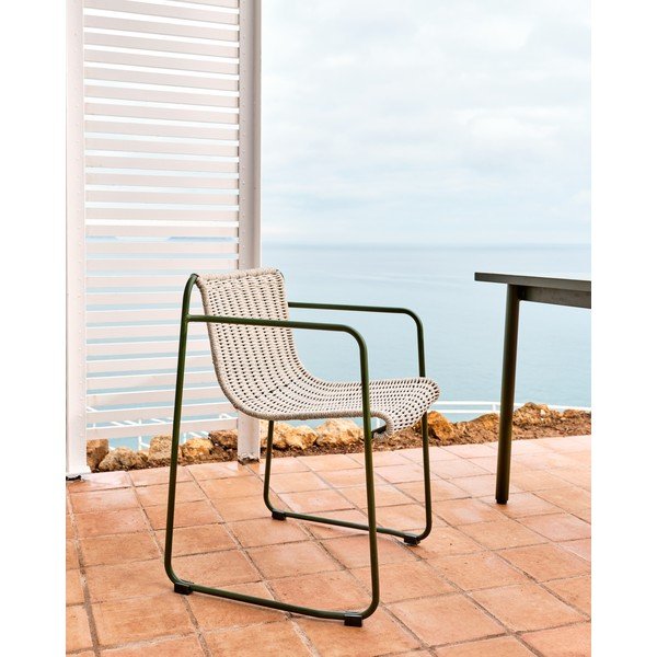 Prašno zelen kovinski vrtni stol Maurina – Kave Home-image-1