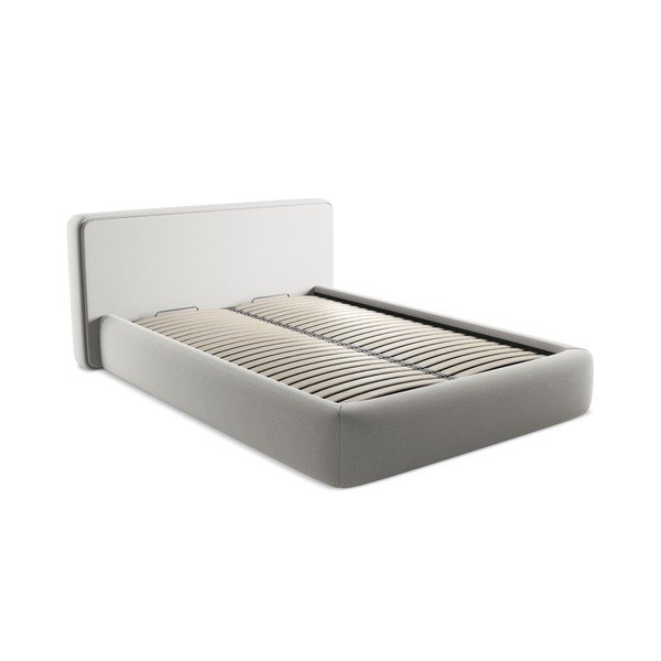 Svetlo siva oblazinjena zakonska postelja s prostorom za shranjevanje z letvenim dnom 140x200 cm Kiana – Makamii