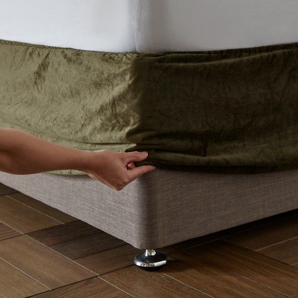 Kaki zelena napenjalna žametna prevleka za okvir postelje 137x198 cm Kingsley – Catherine Lansfield-image-1