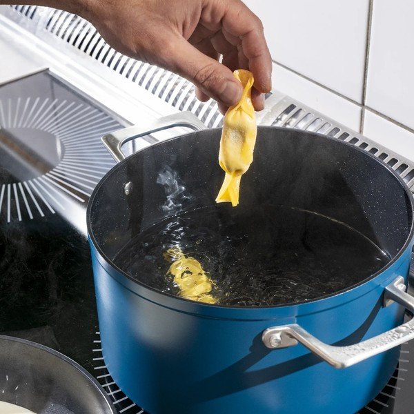 Lonec s pokrovko/s keramično prevleko 2,4 l Meda 4.0 – FABINI-image-4