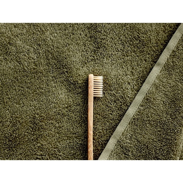 Olivno zelena frotirasta bombažna brisača Södahl, 100 x 50 cm-image-1