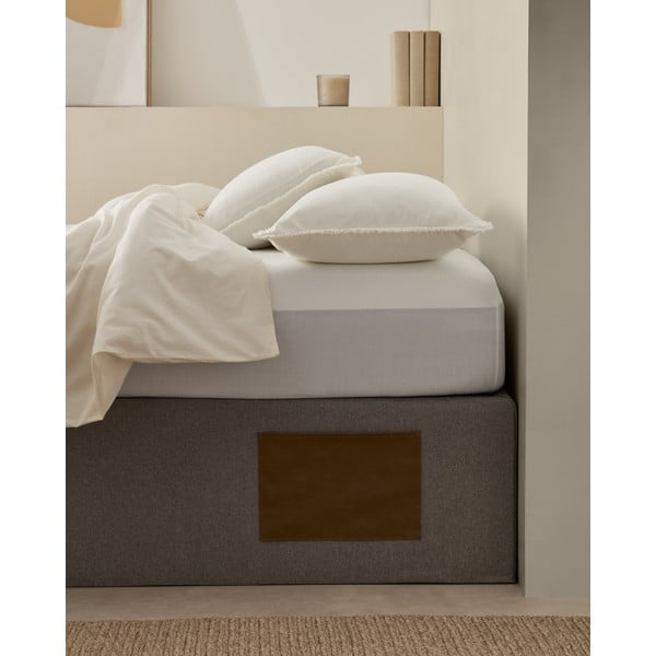 Siva oblazinjena zakonska postelja s prostorom za shranjevanje 180x200 cm Matters – Kave Home-image-2