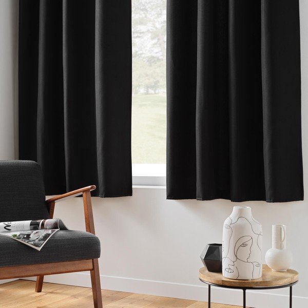 Črna izolacijska/za delno zatemnitev zavesa iz mikrovlaken 135x180 cm Micropolar – douceur d'intérieur-image-1