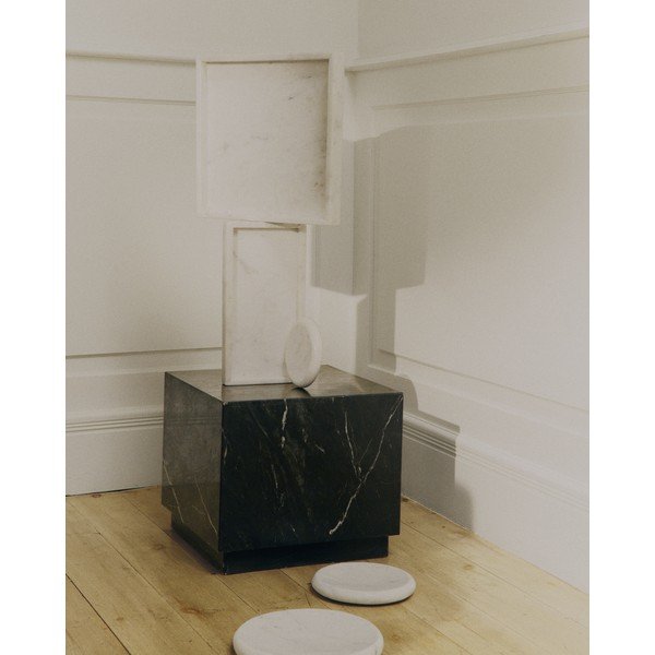 Marmorni dekorativni pladenj 35x35 cm Serela – Kave Home-image-2