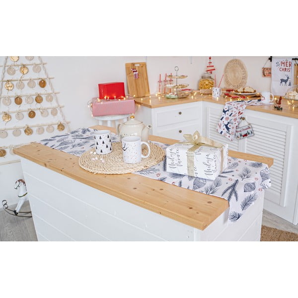 Bombažen namizni tekač z božičnim motivom 40x140 cm Tree Needles – Butter Kings-image-1