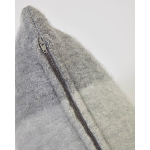 Prevleka za blazino iz mešanice volne 45x45 cm Catarina – Kave Home-image-2