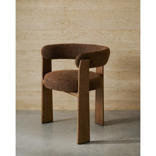 Rjav jedilni stol z nasloni za roke iz masivnega jesena Granite – Kave Home-image-1