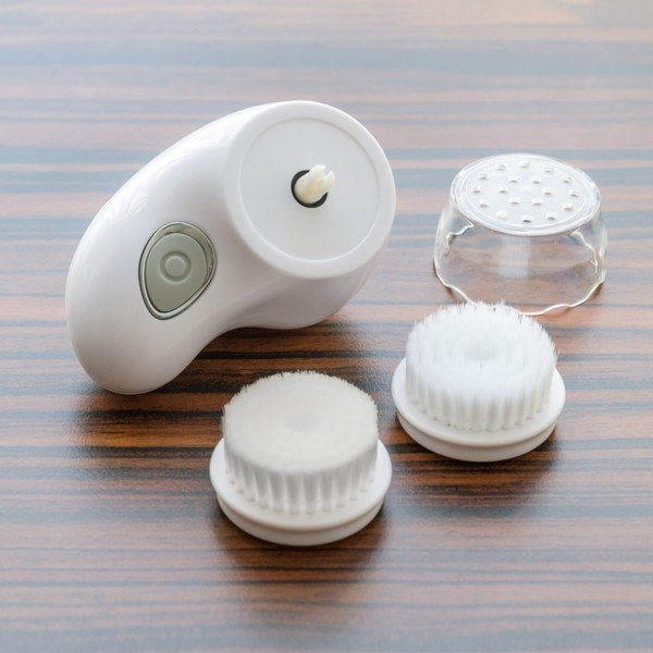 InnovaGoods Ščetka za čiščenje obraza-image-1
