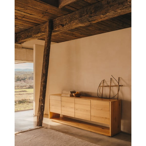Nizka komoda v hrastovem dekorju 200x74 cm Alguema – Kave Home-image-1